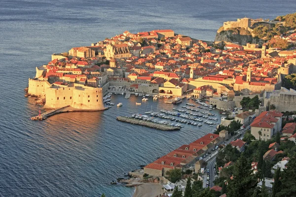 Gamla hamnen i dubrovnik, Kroatien — Stockfoto