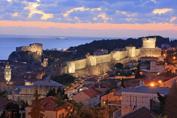 Dubrovnik óvárosának éjjel, Horvátország — Stock Fotó