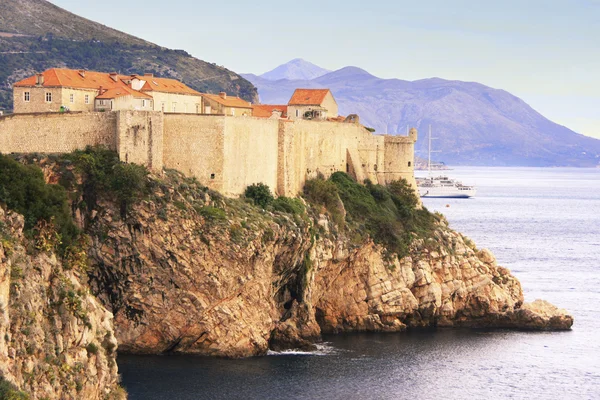 Casco antiguo de Dubrovnik al atardecer, Croacia — Foto de Stock