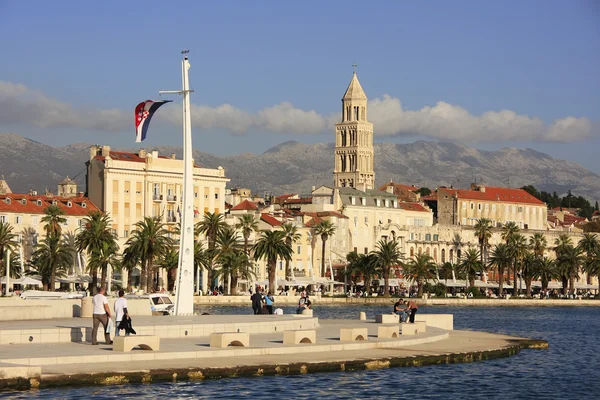 Palacio de Diocleciano, frente al mar de Split, Croacia — Foto de Stock