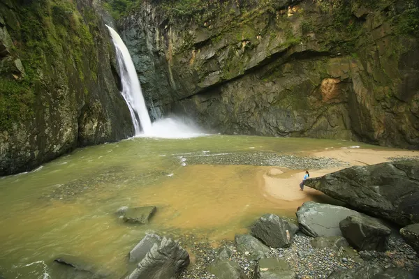 Salto jimenoa uno waterval, jarabacoa, Dominicaanse Republiek — Stockfoto