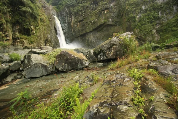 Salto jimenoa uno waterval, jarabacoa, Dominicaanse Republiek — Stockfoto