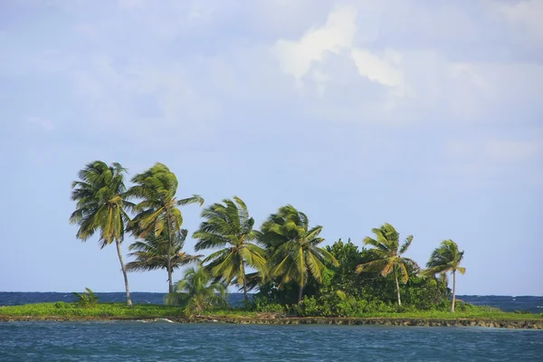 Pequeña isla cerca de la playa de Las Galeras, península de Samaná —  Fotos de Stock