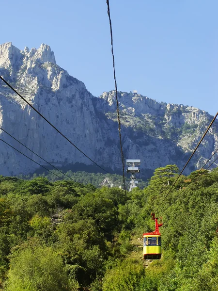 Τελεφερίκ για ai-petri σύνοδο κορυφής, χερσόνησο Κριμαία, Ουκρανία — Φωτογραφία Αρχείου