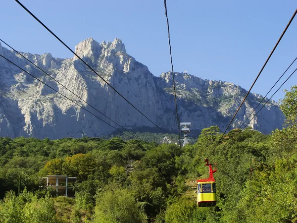 Seilbahn zum Ai-Petri-Gipfel, Halbinsel Krim, Ukraine — Stockfoto