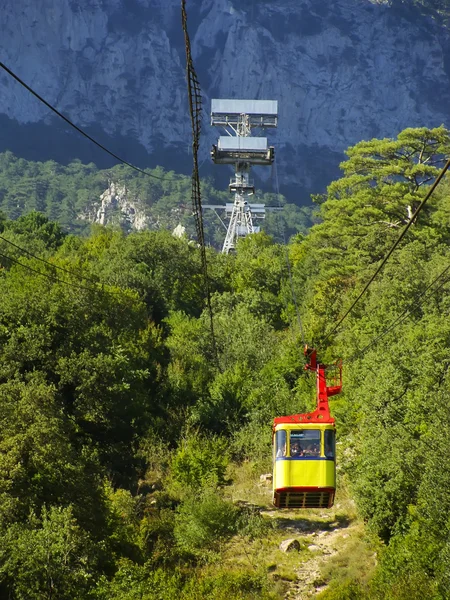 Funivia per Ai-Petri summit, Crimea peninsula, Ucraina — Foto Stock