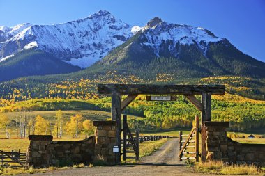 Dün dolar road, colorado