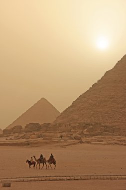 bir kum fırtınası, Kahire, Giza Yaylası