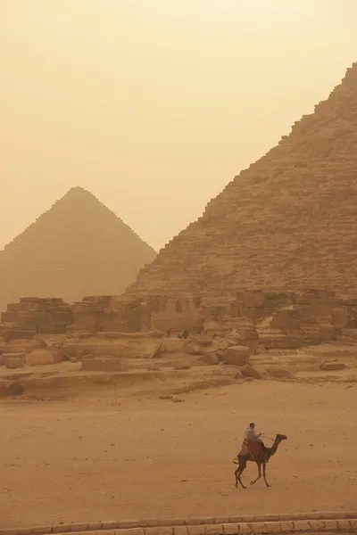 Giza platån i en sand storm, Kairo — Stockfoto