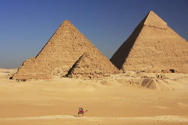 Grandes Pirámides de Giza, El Cairo — Foto de Stock