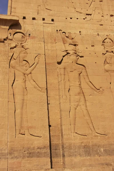 Escultura em parede, Templo Philae, Lago Nasser — Fotografia de Stock