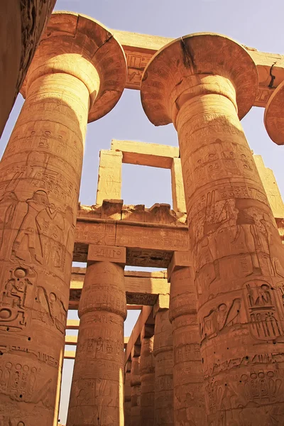 Sloupová síň, chrámový komplex karnak, luxor — Stock fotografie