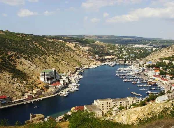 Balaklava Stadt und Balaklava Bucht, Krim — Stockfoto