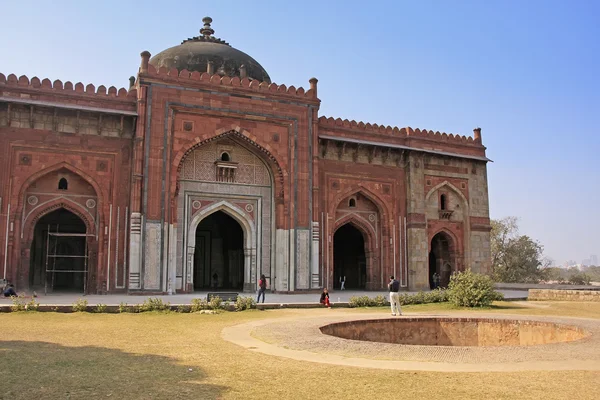 Qila-i-kuna moskén, purana qila, new delhi — Stockfoto