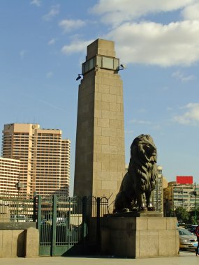 Aslan heykeli köprüde, Kahire