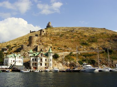 Ceneviz kale cembalo ve kar maskesi kasaba, Kırım