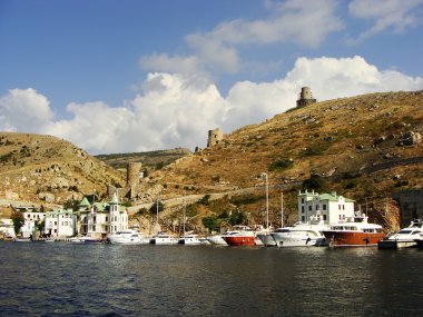 Ceneviz kale cembalo ve kar maskesi kasaba, Kırım