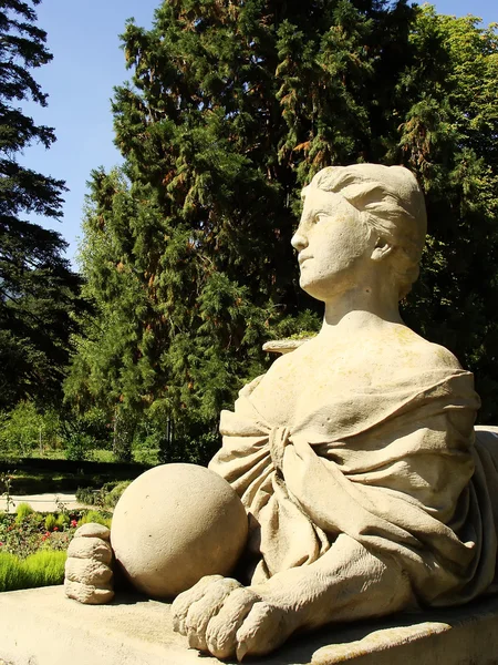 Sculptuur in masandra palace, Krim-schiereiland — Stockfoto