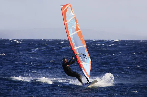 Surfer w dahab — Zdjęcie stockowe