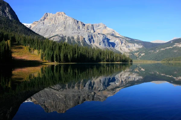 Emerald Lake, Yoho Nemzeti Park, Brit Columbia, Kanada — Stock Fotó