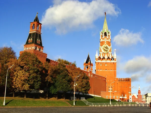 Kremlin wall and Spasskaya Tower, Moscow, Russia — Stock Photo, Image