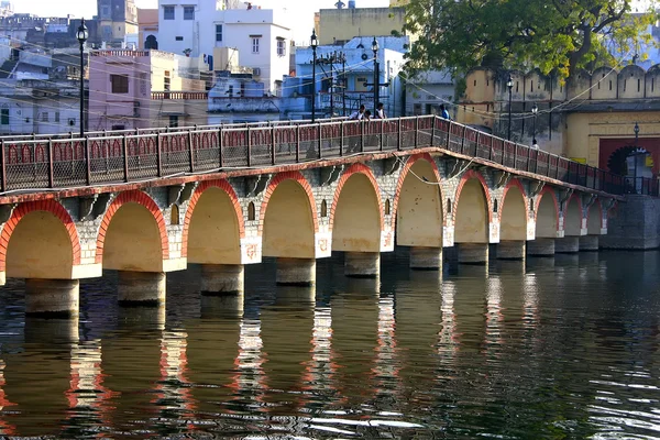 Obloukový most, udaipur, Indie — Stock fotografie