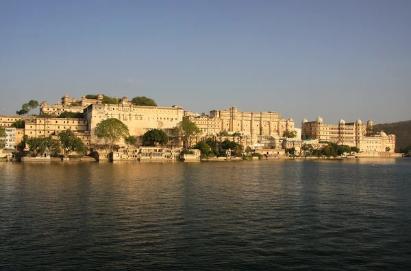 Stad paleis complex, udaipur, rajasthan, india — Stockfoto