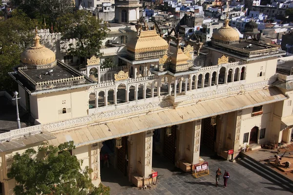 正门的城市宫殿复杂，乌代布尔，拉贾斯坦邦，印度 — 图库照片