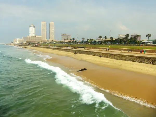 Colombo skyline och galle face beach, sri lanka — Stockfoto