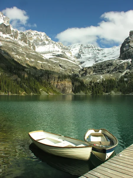 Wooden boats at Lake O'Hara, Yoho National Park, Canada — Stock Photo, Image