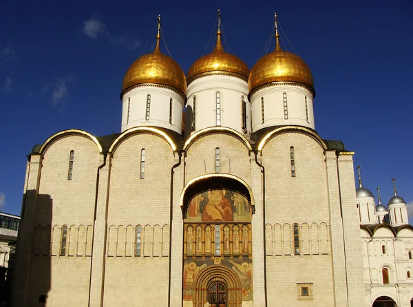 Kathedrale der Entschlafung, moskau kremlin, russland — Stockfoto