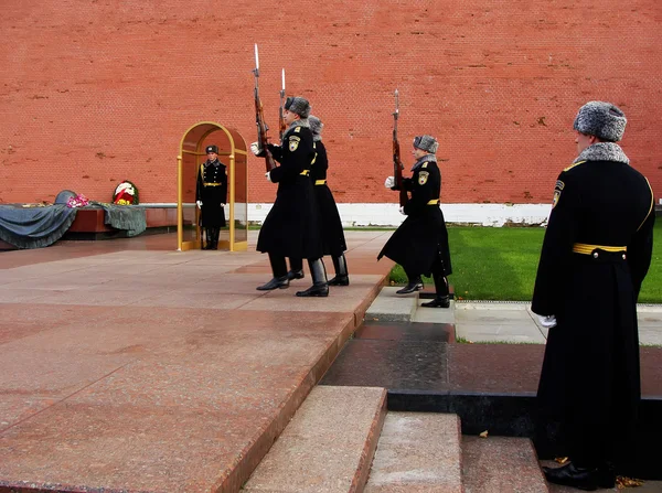 Mudança da Cerimônia da Guarda de Honra, Túmulo do Soldado Desconhecido — Fotografia de Stock