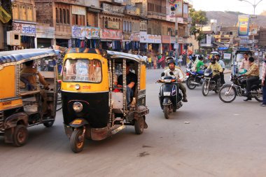 Tuk tuks ve motobikes sadar Market, jodhpur, insanlar ben