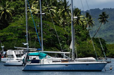 Teknelerden savusavu, liman, vanua levu Island, fiji
