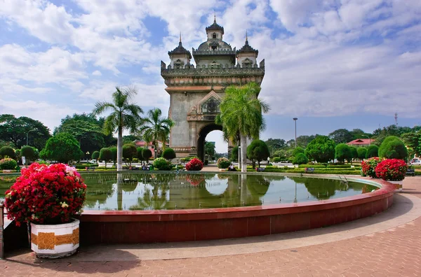 Vitória portal patuxai, vientiane, laos — Fotografia de Stock