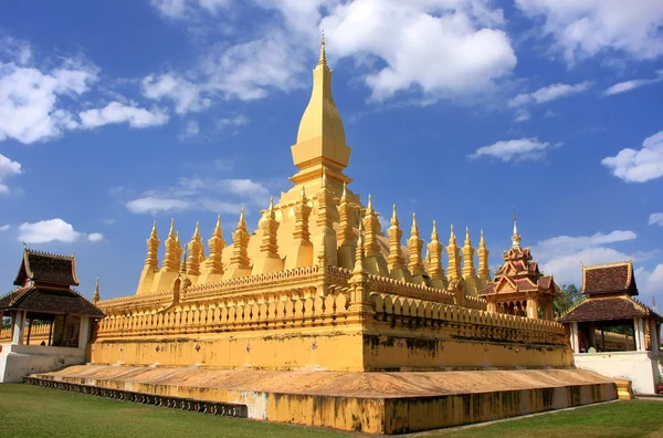 Pha That Luang stupa, Vientiane, Лаос — стоковое фото