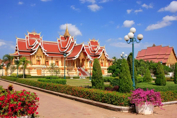 Temple at Pha That Luang complex, Vientiane, Laos — Stock Photo, Image