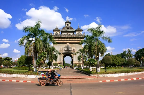 Overwinning poort patuxai, vientiane, laos — Stockfoto