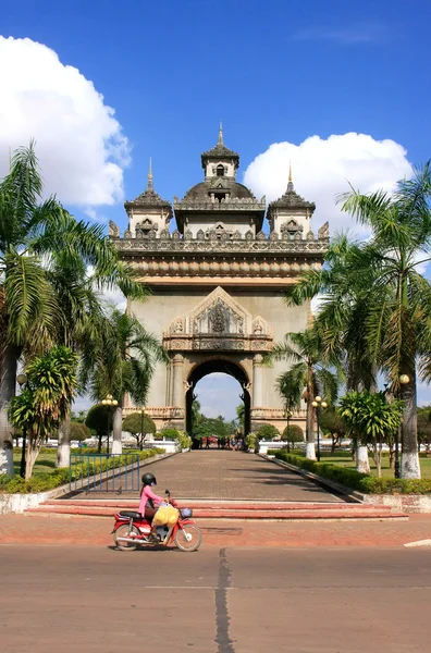 Siegestor patuxai, vientiane, laos — Stockfoto