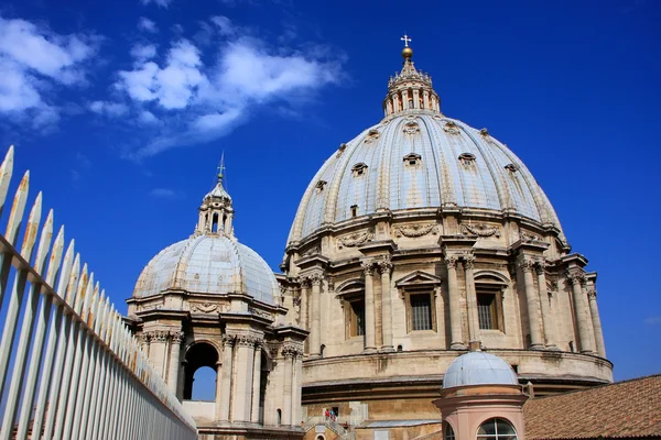 Saint peters basilikan kupol, Vatikanen, Rom — Stockfoto