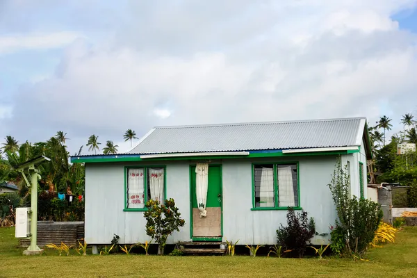 Lokala hus på ofu island, tonga — Stockfoto