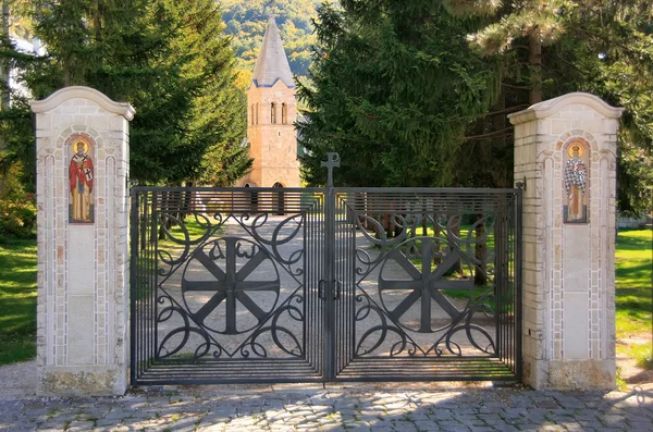 Porta della Chiesa inferiore, Monastero di Ostrog, Montenegro — Foto Stock