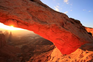 parlayan mesa arch adlı sunrise, canyonlands Milli Parkı, utah, u