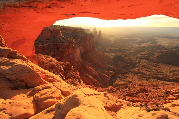 Świecące łuk mesa na wschód, canyonlands national park, utah, u — Zdjęcie stockowe