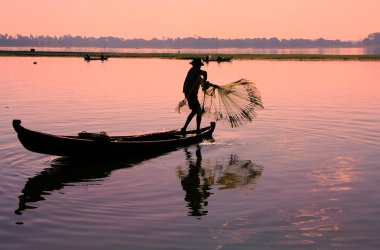 Yerel adam olta net, amarapura, myanmar
