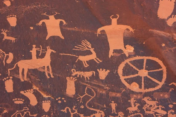 Indické petroglyfy, noviny rock Státní historický památník, utah — Stock fotografie