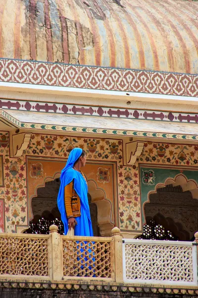 Amber India March Unidentified Woman Stands Balcony Third Courtyard Amber — Stock Photo, Image