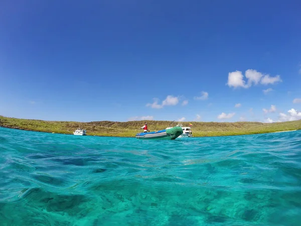 Toeristische Boten Verankerd Buurt Van Santa Island Galapagos National Park — Stockfoto