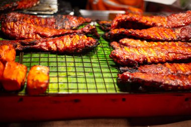 Izgara domuz pirzolası.