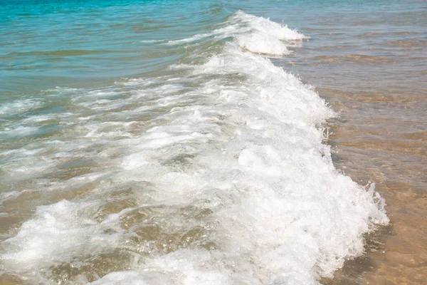 Onda Mar Com Espuma Branca Costa Arenosa Viagens Turismo — Fotografia de Stock